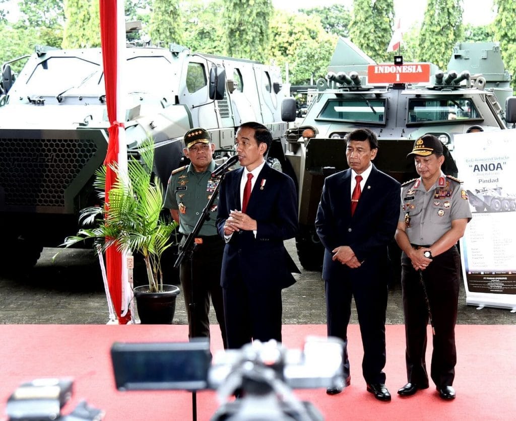 Presiden Jokowi Instruksikan Kesiapan TNI - POLRI Hadapi Perubahan Global