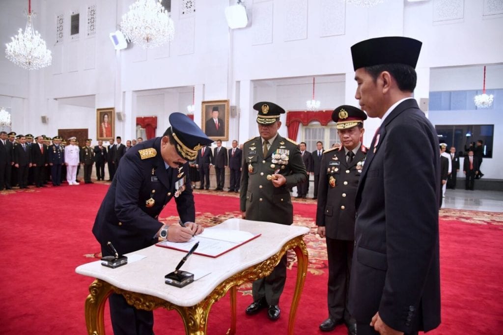 Presiden Jokowi Lantik Hadi Tjahjanto sebagai Kepala Staf Angkatan Udara